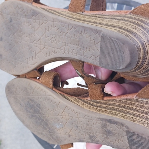 Minnetonka women's leather fringe sandals size 7 - Picture 6 of 9